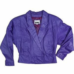 Vintage 80s Pelle Cuir purple cropped 100% leather jacket. Size small
